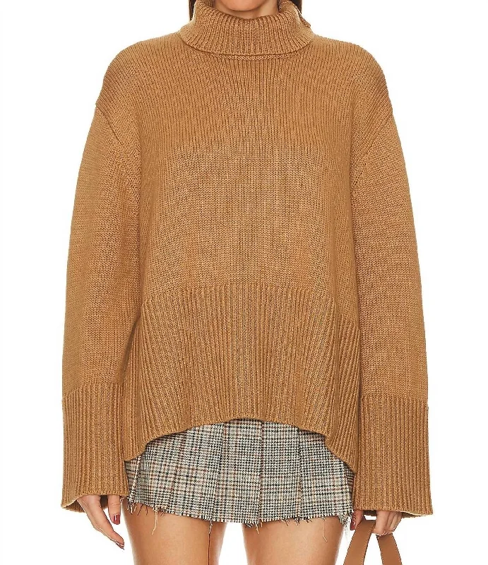 Della Turtleneck Pullover In Camel