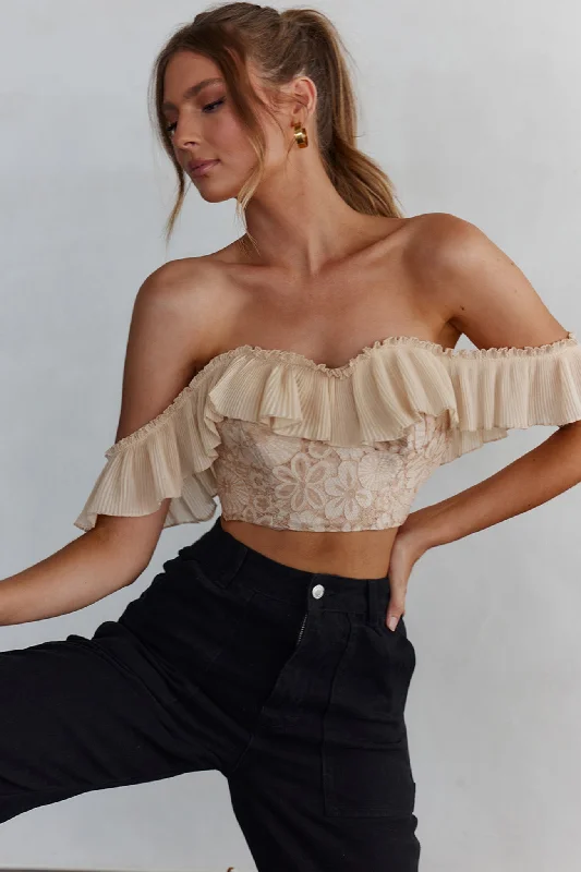 Dreamy On Or Off-Shoulder Frill Crop Top Nude